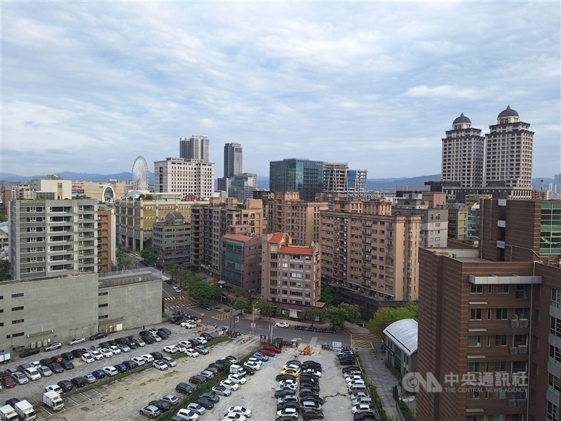 央行公布4月5大銀行新承做房貸金額，月減新台幣56.88億元。（中央社檔案照片）