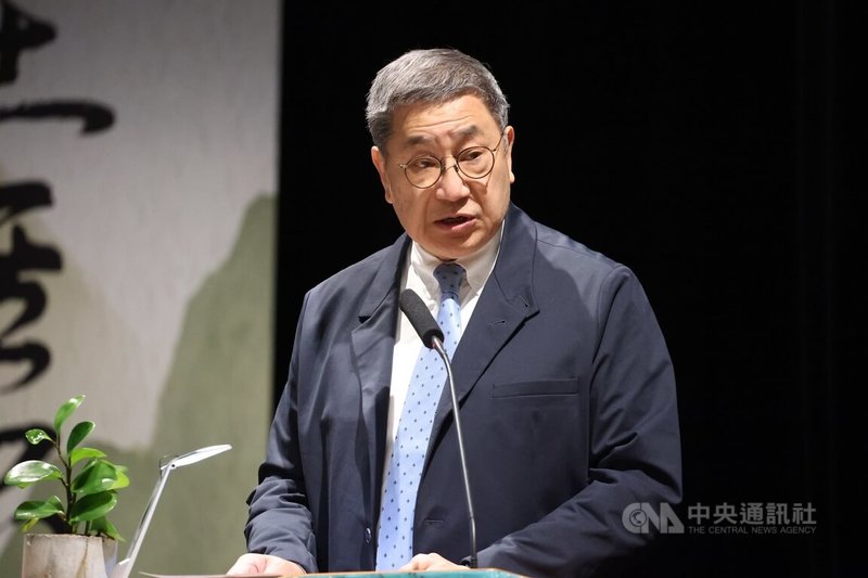 台泥22日召開股東會，有股東提問經營團隊明年改選一事，董事長張安平（圖）說，今天議案多以逾9成通過，「似乎沒有太大挑戰」，會後受訪對改選議題也未正面回應，僅說「股東選誰就是誰」。中央社記者何秀玲攝　115年5月22日