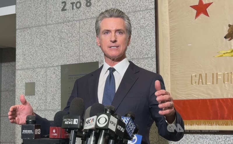 美國加州州長紐松21日下令官員開始制定計畫，以減輕人工智慧（AI）對就業造成的破壞性影響。（中央社檔案照片）
