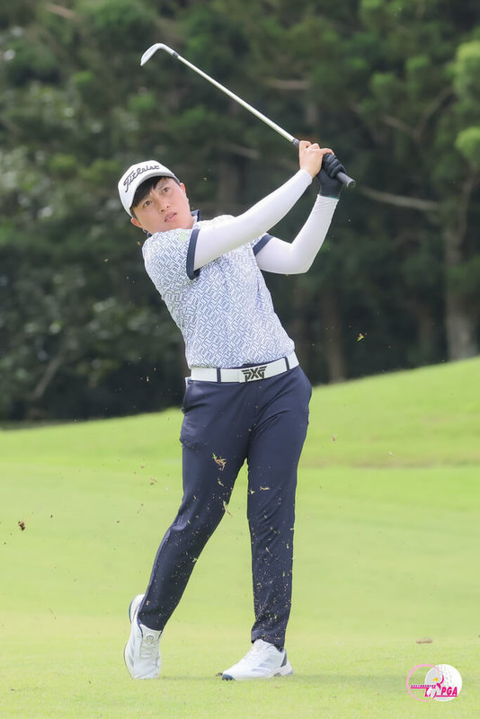 TLPGA大聯大女子高爾夫公開賽22日在揚昇高爾夫俱樂部進行第2回合，地主好手李欣（圖）持續維持好手感，以2天131桿暫居領先。（TLPGA提供）中央社記者黎建忠傳真　115年5月22日