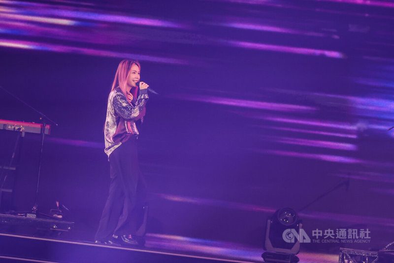 2026 hito流行音樂獎23日晚間在台北小巨蛋頒獎，樂團Tizzy Bac帶來多首歌曲，主唱惠婷（圖）以歌聲牽引觀眾情緒。中央社記者翁睿坤攝　115年5月23日