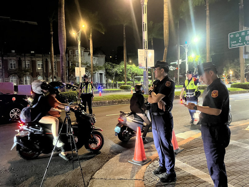 台北市政府警察局中正第一分局25日表示，24日晚間配合查緝毒駕專案，加強攔查取締疑毒、酒後駕車等。（中正第一分局提供）中央社記者黃麗芸傳真　115年5月25日