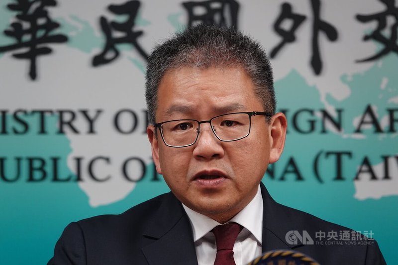 外交部亞西及非洲司長顏嘉良26日於外交部例行記者會指出，目前台史勞務合作仍處於可行性評估階段，若有招募移工計畫，將以維護國安、公眾健康與保障台灣民眾就業為優先前提。中央社記者吳書緯攝　115年5月26日