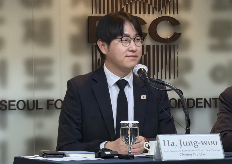 李在明政府為發展AI,在總統祕書室設置相關單位。圖為總統秘書室AI未來計畫首席河正宇。(中央社楊啟芳)