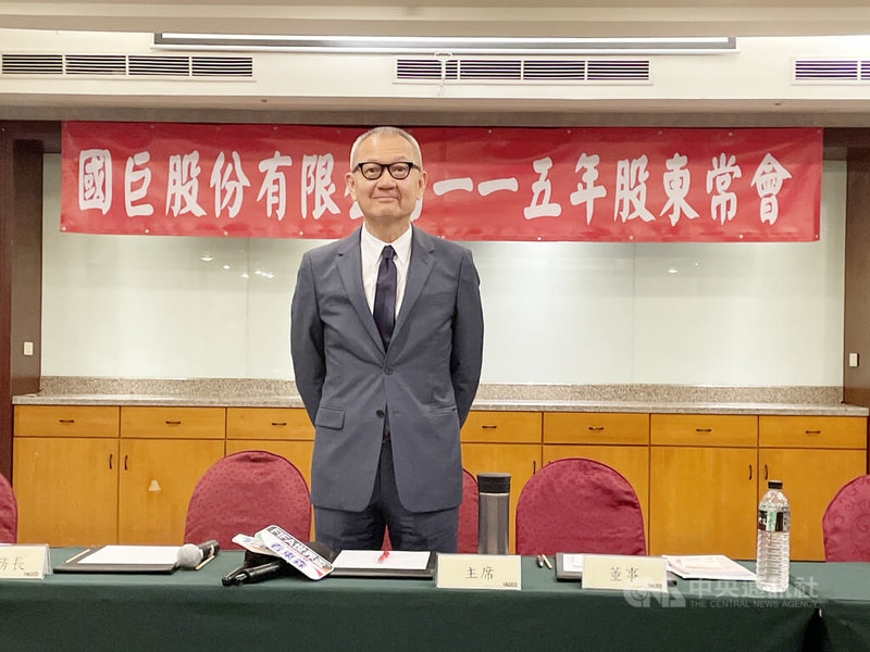 國巨27日舉行股東會，對於登上台灣首富，董事長陳泰銘（圖）表示，消息傳來感覺很華麗、「腦筋一片空白」，他說，訊息聽聽就好，自己和經營團隊持續專注在長期策略發展。中央社記者鍾榮峰攝　115年5月27日