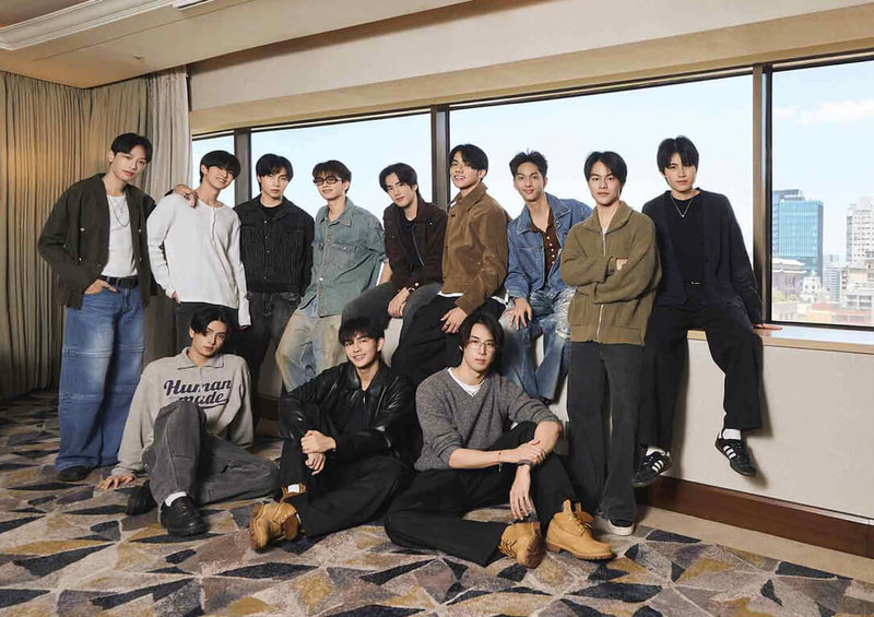 泰國男團BUS（圖）28日將在Zepp New Taipei開唱，他們27日受訪表示，這次來台想品嚐珍珠奶茶，也想去台北101看看。（Live Nation Taiwan提供）中央社記者王心妤傳真 115年5月27日