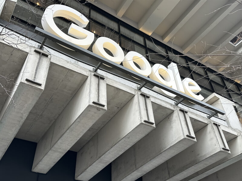 AI被戲稱為「工程師終結自我」的21世紀產業革命。Google等科技巨頭已自2023年起精簡架構。