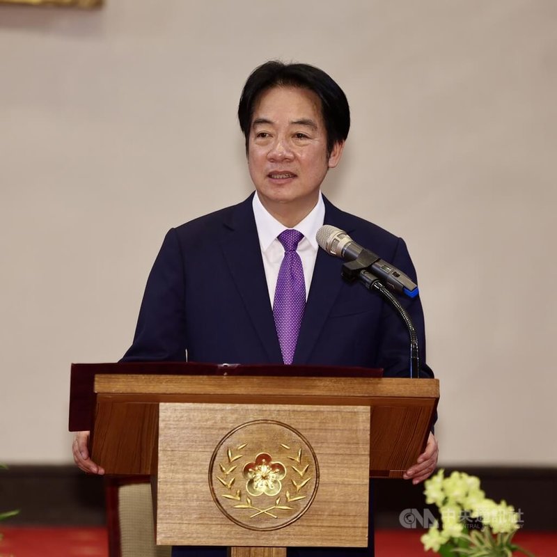 總統賴清德（圖）28日下午在總統府接見「民主合作論壇」訪賓，賴總統致詞後，也與各國訪賓進行意見交流。中央社記者王飛華攝　115年5月28日