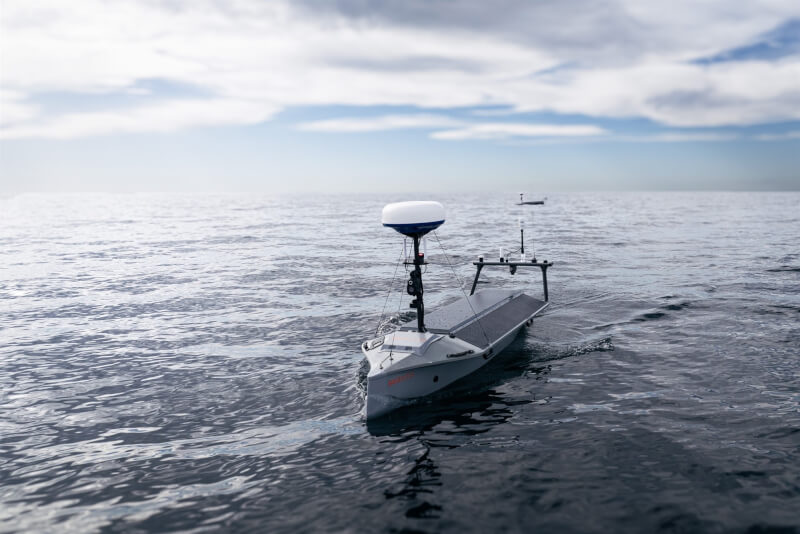 美商海洋科技公司Seasats，旗下「光魚」（Lightfish）無人水面載具（USV）。（圖取自facebook.com/Seasatellites）