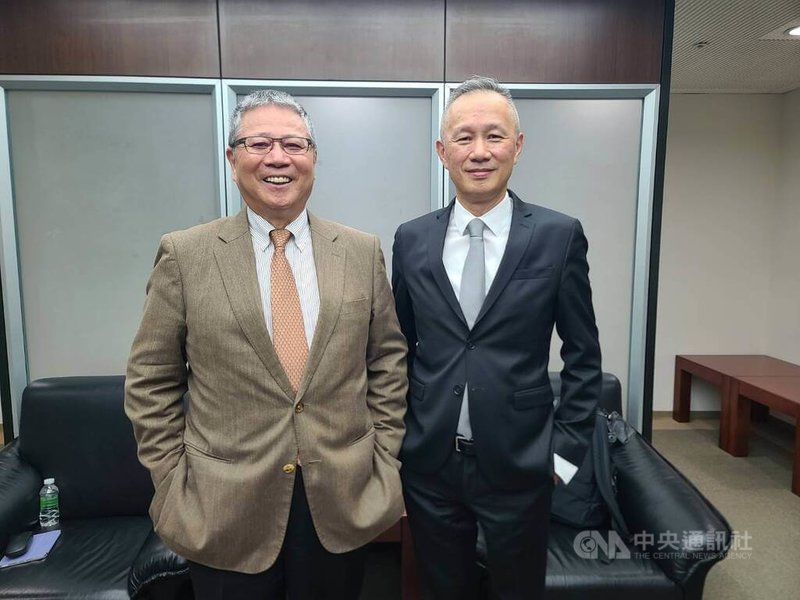 緯創29日召開股東常會，董事長林憲銘（左）表示，人工智慧（AI）產業規模未來還有10倍以上的成長空間，沒有泡沫化疑慮。右為緯創總經理林建勳。中央社記者吳家豪攝　115年5月29日