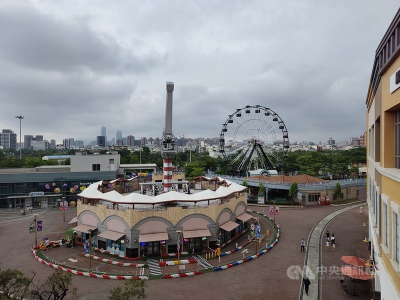 新光三越旗下SKM Park Outlets高雄草衙結合鈴鹿賽道樂園,推動體驗式零售模式,今年業績目標挑戰新台幣45億元。中央社記者何秀玲攝 115年5月29日