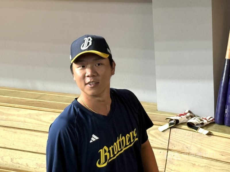 中華職棒中信兄弟隊野手詹子賢（圖）近期先是自打球受傷，下二軍出賽時又與隊友相撞破相，29日重返一軍，眼睛附近有明顯疤痕。中央社記者謝靜雯攝　115年5月29日