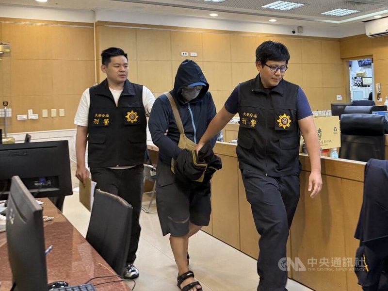 國立台北教育大學女廁被裝設針孔偷拍，警方29日在新北市淡水區逮捕63歲涉案男子，30日下午依妨害秘密罪嫌移送台北地檢署偵辦。中央社記者林長順攝　115年5月30日