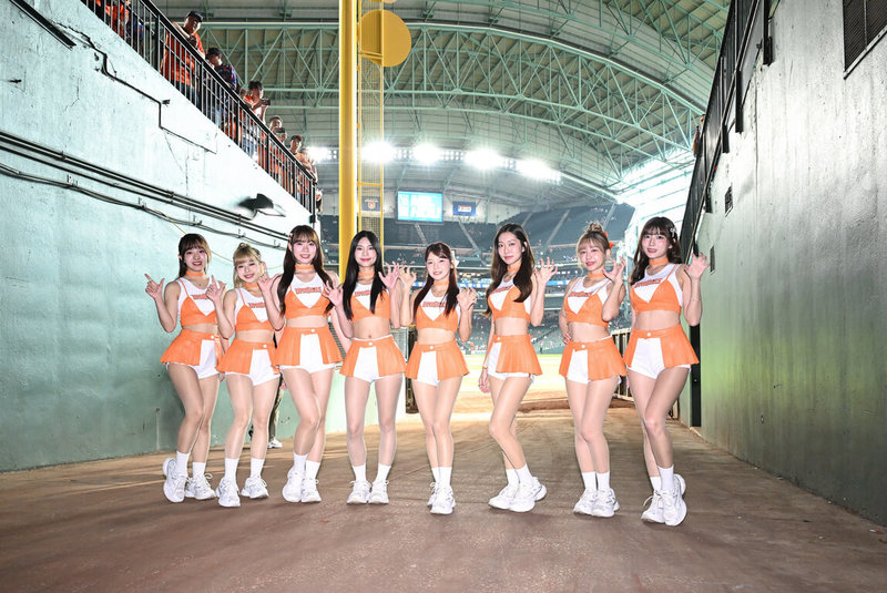 中華職業棒球大聯盟統一7-ELEVEn獅隊啦啦隊Uni-Girls（圖）到美國巡迴，30日參加美職大聯盟（MLB）休士頓太空人隊（Houston Astros）主場台灣日活動。（統一獅隊提供）中央社記者蘇志畬傳真　115年5月30日