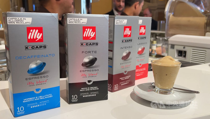 義大利Illy強調注重永續環保,咖啡膠囊使用可回收的材質。中央社記者黃雅詩羅馬攝 115年5月30日