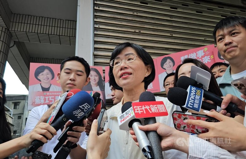 國民黨新北市長參選人李四川這兩天在樹林區造勢，引媒體質疑是搶進民進黨新北市長參選人蘇巧慧本命區。蘇巧慧（左2）對此表示，每一區都需更進步。中央社記者王鴻國攝　115年5月31日