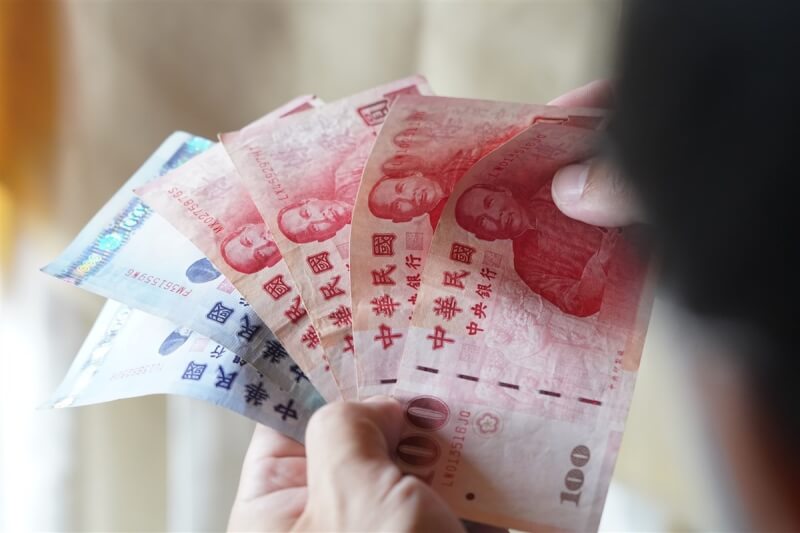 截至今年4月底，退撫基金實際收益數累計共新台幣2252.02億元。（中央社檔案照片）