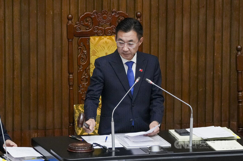 立法院院會2日三讀「資源循環推動法修正草案」，立法院副院長江啟臣（圖）敲槌宣布通過。中央社記者鄭清元攝　115年6月2日