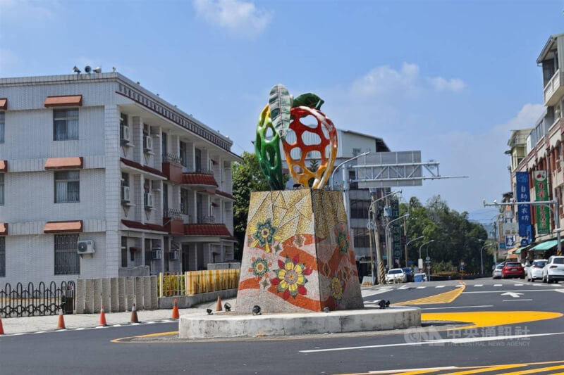台南市玉井區近日頻頻測到全國最高氣溫。圖為玉井圓環附近街景。中央社記者楊思瑞攝　115年6月2日
