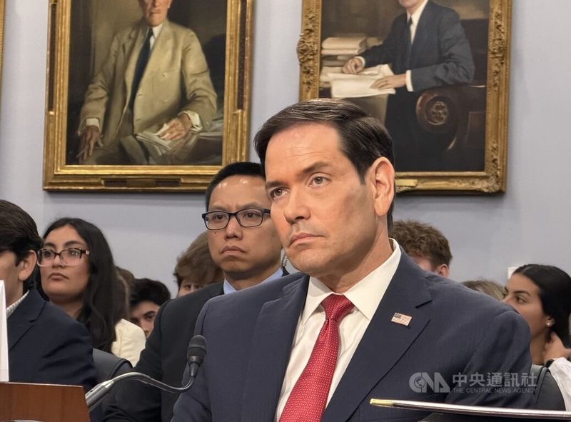 美國國務卿盧比歐（前）2日先後出席聯邦參議院、眾議院的聽證會。圖為盧比歐下午出席眾院撥款委員會國家安全、國務院及相關計畫小組聽證會。中央社記者侯姿瑩華盛頓攝 115年6月3日