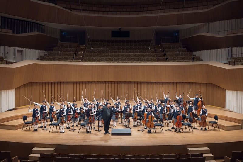 教育部於2日邀請「全國學生音樂比賽」獲得特優的團隊在國家音樂廳演出。圖為新北市新莊國小弦樂團。（教育部提供）中央社記者陳至中台北傳真　115年6月3日
