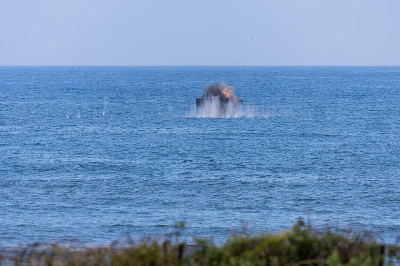 Altius-600M無人機3日首度執行海上目標射擊，成功擊中目標。（軍聞社提供）中央社記者游凱翔傳真　115年6月3日