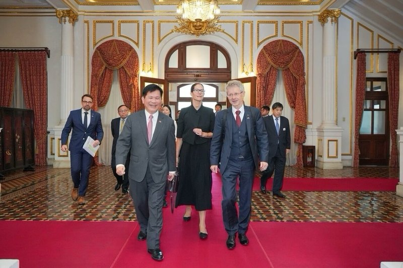 外交部長林佳龍（左1）2日在台北賓館設宴歡迎捷克參議院議長韋德齊（Miloš Vystrčil，右1）一行。（外交部提供）中央社記者楊堯茹傳真　115年6月3日