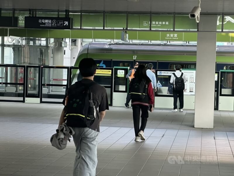 台中捷運綠線4日晚間因號誌異常，造成全線列車延誤42分鐘。（中央社檔案照片）