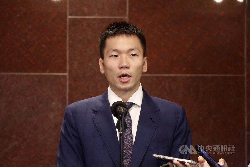 針對台灣女足工會指控東亞盃資格賽沒有隊醫，運動部長李洋4日赴立法院備詢前表示，希望中華足協能夠先與工會、選手溝通了解需求，再來進行後續隊職員安排。中央社記者王飛華攝　115年6月4日