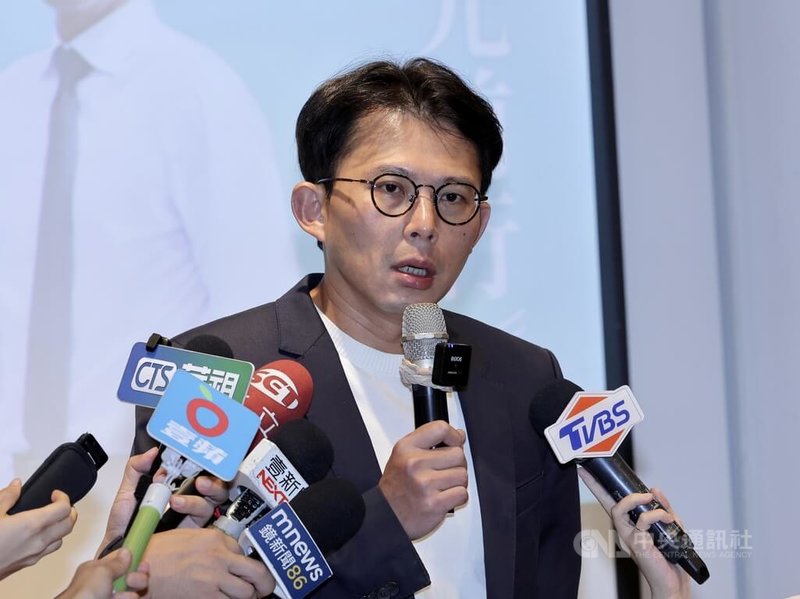 民眾黨主席黃國昌（圖）5日在台北出席「向光前行」新書發表會，面對書中內容引發爭議，他再次強調，所寫的都是可檢驗的客觀事實。中央社記者張皓安攝　115年6月5日