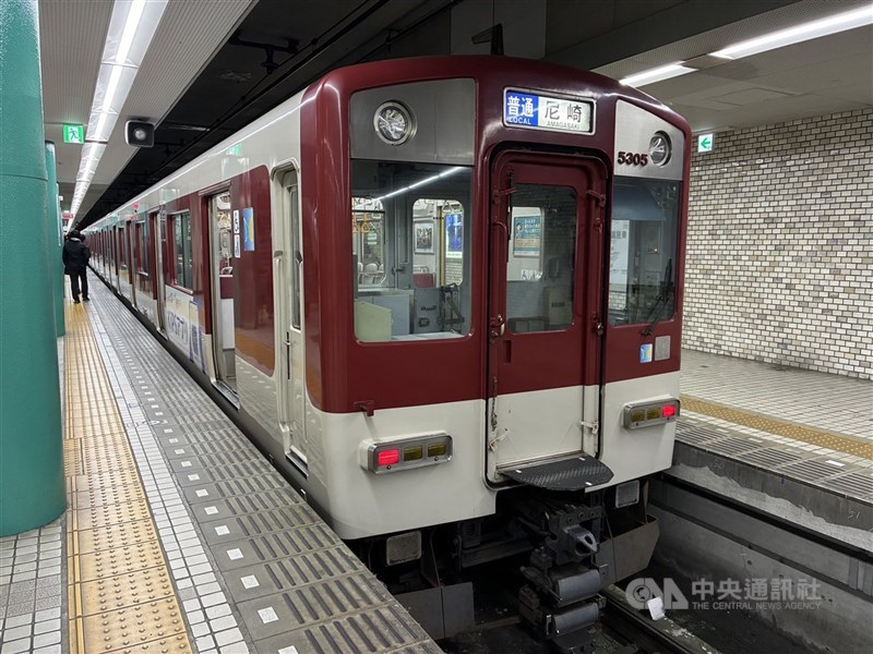 鐵路便當節5日在台北車站登場，包括日本近鐵集團等參展，讓台灣鐵道文化走向國際，也讓世界透過便當，看見台灣創意與實力。圖為近鐵列車。 中央社　115年6月5日