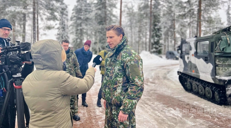 芬蘭國防部長哈卡寧（Antti Häkkänen）參加2026年3月 「極寒回應26」（cold Response 26）北約聯合軍事演習接受記者訪問。（攝於3月18日）中央社記者巫祈麟羅瓦耶爾維攝　115年6月5日