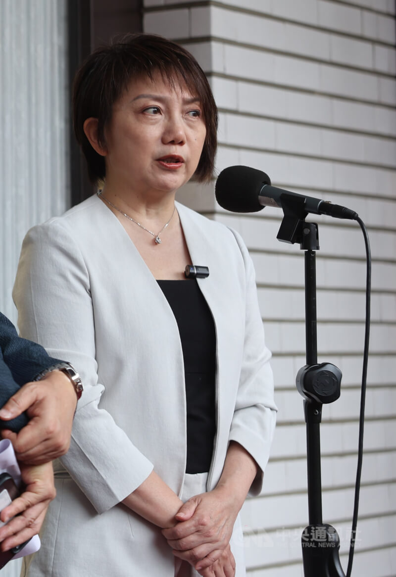 民進黨立委鍾佳濱所提「無人載具產業創建特別條例」草案5日遭藍白聯手封殺。民進黨立委范雲（圖）表示，對法案內容有不同意見，應讓法案完成一讀程序，進入立法院正式討論階段，再透過修正或提出對案競爭，而不是直接阻擋法案進入議程。中央社記者趙世勳攝　115年6月5日