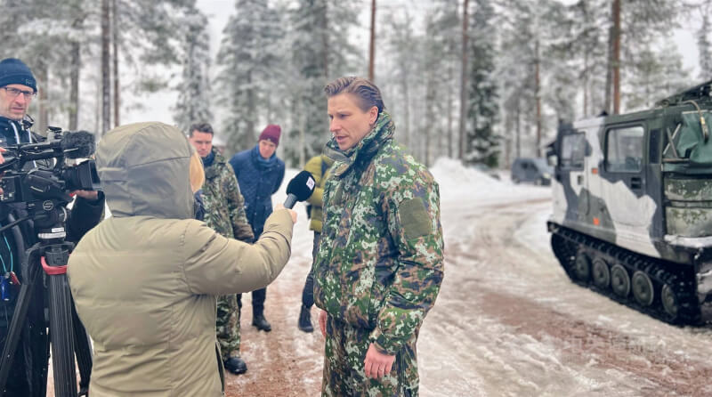 芬蘭國防部長哈卡寧（Antti Häkkänen）參加2026年3月 「極寒回應26」（cold Response 26）北約聯合軍事演習接受記者訪問。（攝於3月18日）中央社記者巫祈麟羅瓦耶爾維攝　115年6月5日