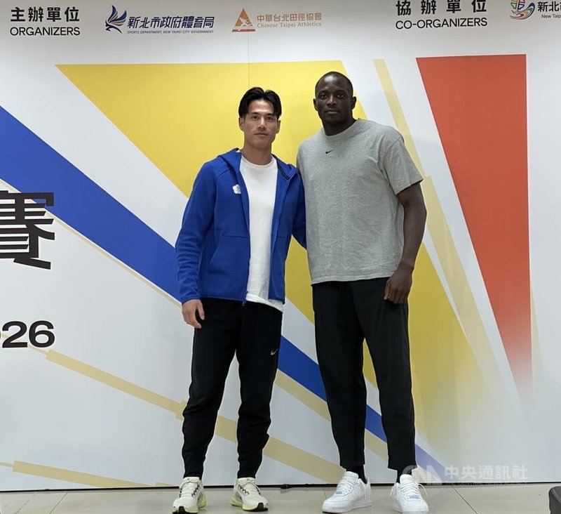 「台灣最速男」楊俊瀚（左）相隔2年後將再度於台灣出賽，並與奧運4x100公尺接力金牌得主布雷克（Jerome Blake）（右）同場較勁。楊俊瀚5日表示，很期待新北國際田徑公開賽，相信對備戰亞運很有幫助。中央社記者黎建忠攝　115年6月5日