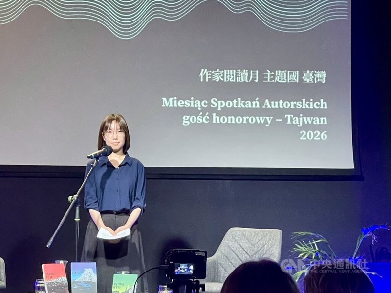 馬嘉霙致詞中表示,在台灣文化部支持下,本屆活動將向中歐讀者展現一個不僅有半導體,更有深夜小說、歷史傷痕與豐富靈魂的文化台灣。中央社記者鄭淨伃弗羅茨瓦夫攝 115年6月6日