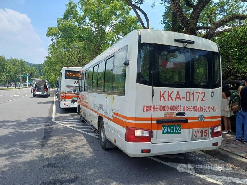 台北市士林區7日發生兩輛公車碰撞，台北市消防局獲報後，立即啟動大量傷患處理機制，初步檢傷8人皆輕傷。（翻攝照片）中央社記者黃麗芸傳真 115年6月7日