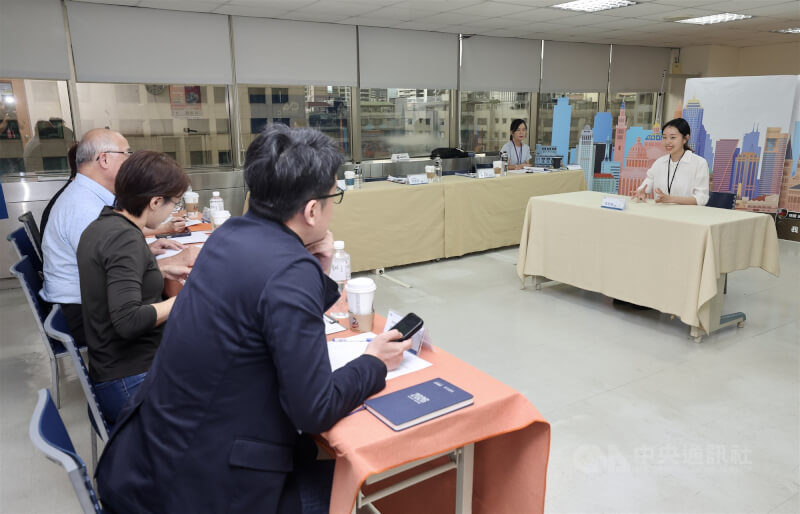 中央通訊社第9屆「我是海外特派員」活動8日在台北進行複選口試,學員爭取中央社實習與獲選前往海外實習的機會。中央社記者張皓安攝 115年6月8日