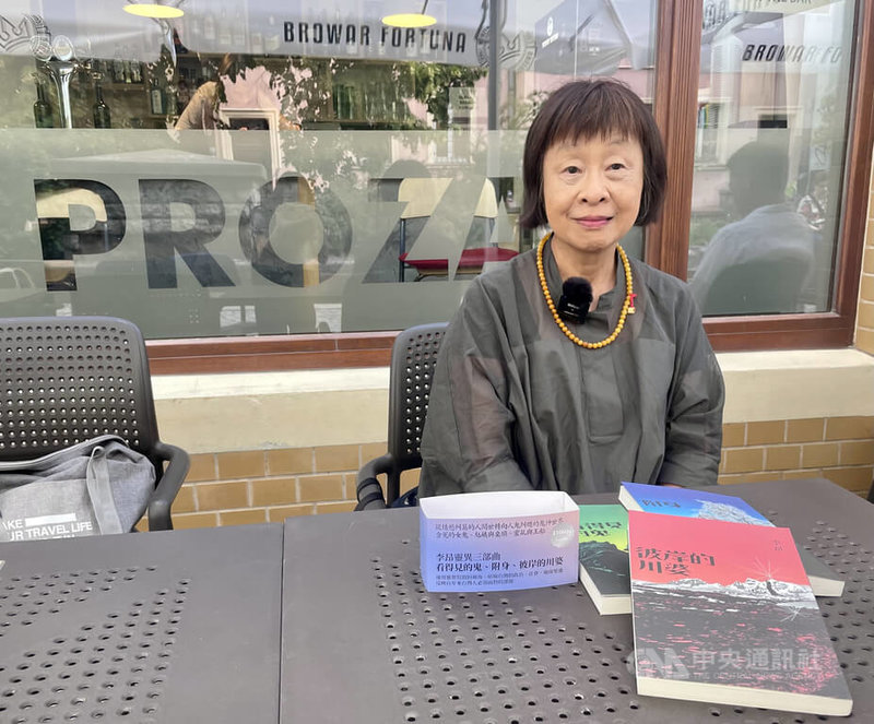 作家李昂受邀至波蘭參加「作家閱讀月」，在弗羅茨瓦夫（Wroclaw）接受專訪。 中央社記者鄭淨伃弗羅茨瓦夫攝　115年6月8日