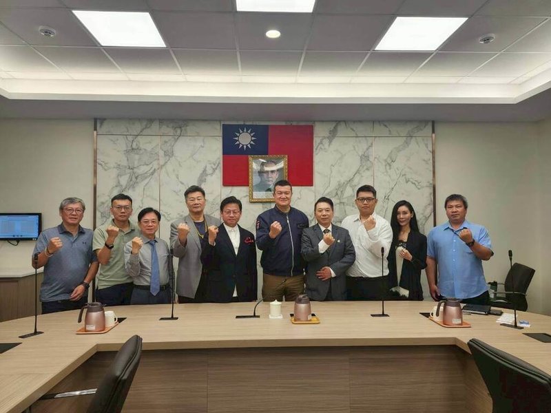 行政院打詐指揮中心9日表示，8日邀請台灣民間反詐騙協會及反詐騙聯盟協會參與「反詐騙宣導合作交流會議」，盼多方協力，有效織密防詐網。（行政院提供）中央社記者賴于榛傳真　115年6月9日