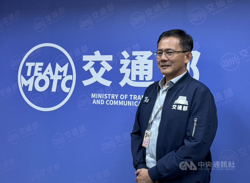 針對學者投書談機車左轉議題，交通部路政及道安司司長吳東凌10日表示，交通部認同學者見解，目前已啟動搜集各縣市路口資料，等資料分析完成後，就會跟各縣市政府討論分析。中央社記者余曉涵攝　115年6月10日