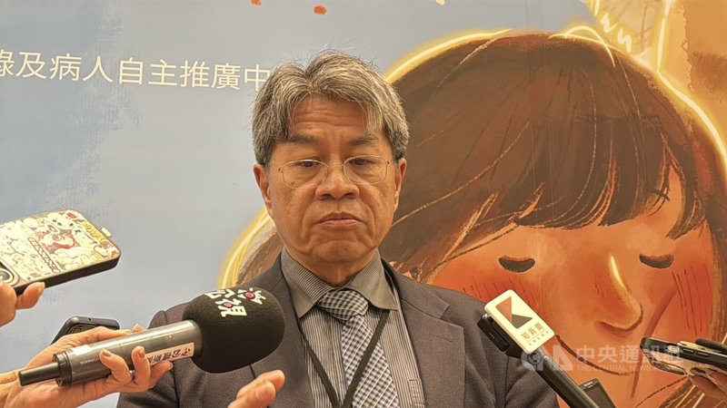 器官捐贈移植登錄及病人自主推廣中心董事長李明哲(圖)10日證實已請辭,強調自己是無給職,並指內部有人事問題。衛福部長石崇良則表示將慰留,請辭書尚未核准或生效。圖為李明哲115年6月6日出席2026器捐紀念音樂會受訪畫面。中央社記者沈佩瑤攝 115年6月10日