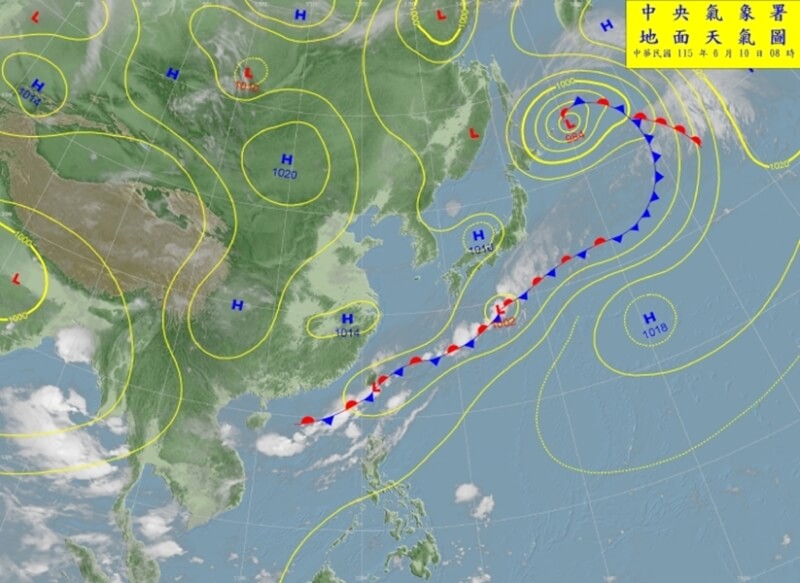 10日上午8時地面天氣圖。（圖取自氣象署網頁cwa.gov.tw）