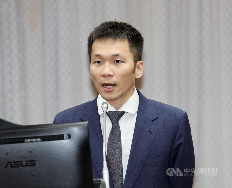 立法院教育及文化委員會10日審查「電子競技運動發展基本法」草案，運動部長李洋（圖）會中表示，運動部支持電競發展，不過基本法在法律體系位階相當高，若針對單一運動項目制定基本法，未來其他運動項目是否也需比照辦理，值得進一步討論。中央社記者張皓安攝　115年6月10日
