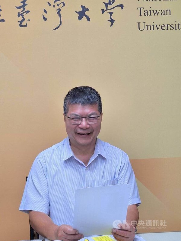 115學年大學申請入學管道放榜，台灣大學教務處註冊組組長李宏森11日接受媒體聯訪，說明台大錄取情況。中央社記者許秩維攝　115年6月11日