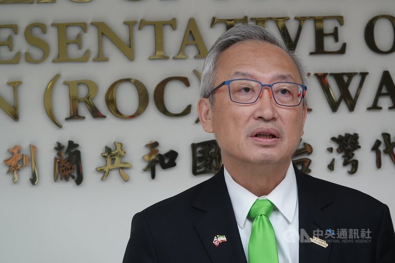 外交部政務次長吳志中12日於索馬利蘭共和國駐台灣代表處開館儀式致詞。中央社記者吳書緯攝 115年6月12日