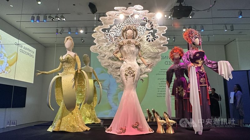 舊金山亞洲藝術博物館舉辦妮妃雅服裝特展引起廣大迴響。中央社記者張欣瑜舊金山攝　115年6月12日