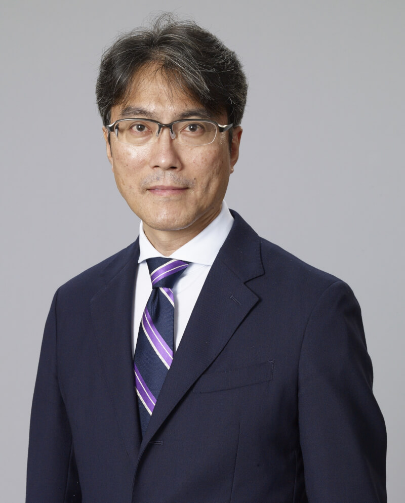 日本官房長官秘書官茂木正先前任職於經濟產業省期間，出差時曾與外遇對象過夜。（圖取自維基共享資源；來源日本經濟產業省，CC BY 4.0）