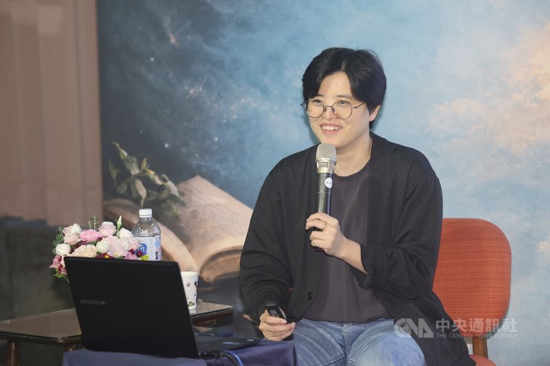 以「臺灣漫遊錄」榮獲美國國家圖書獎翻譯文學獎和國際布克獎的作家楊双子(圖),13日在台北出席吳三連獎第44屆得主文藝講座,暢談自身創作經歷。中央社記者王飛華攝 115年6月13日