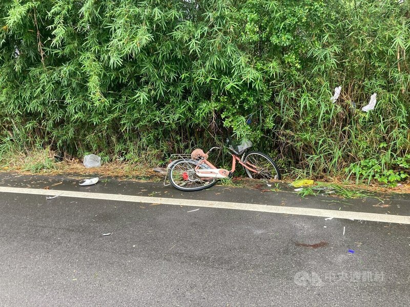 台中警方15日凌晨獲報，騎自行車李姓婦人在霧峰區路旁遭撞送醫不治，但肇事車輛已逃逸，經警方循線查出陳男涉案，詢問後依過失致死等罪嫌將他送辦。（翻攝照片）中央社記者蘇木春傳真　115年6月16日